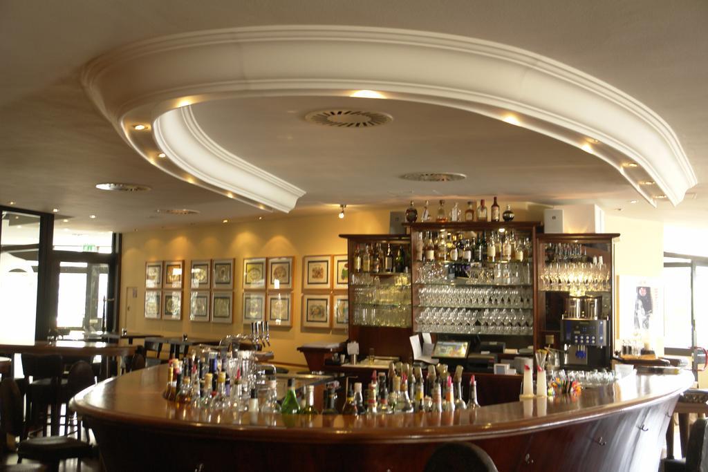 皇冠餐厅及酒店 Löhnberg 外观 照片